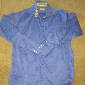 A great men’s Burberry button dress shirt